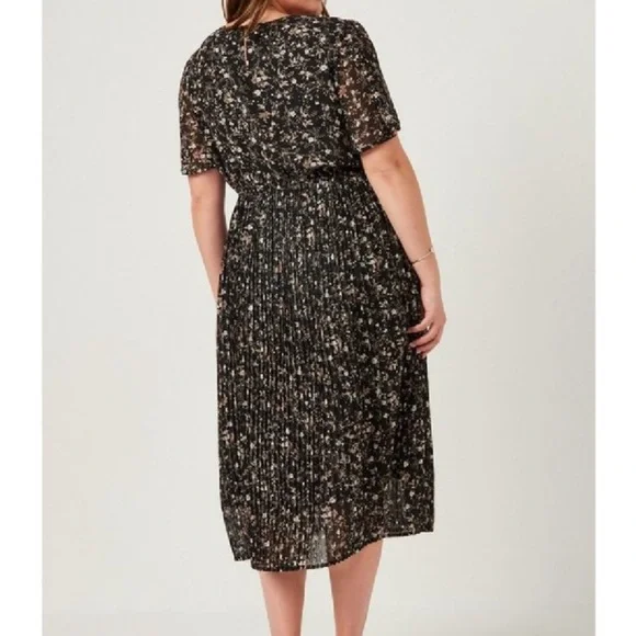 Hayden Pleated Black Floral Printed Short Sleeve Midi Dress. NWT! Sz 2X - Picture 4 of 11